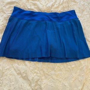 LULULEMON PLEATED SKIRT